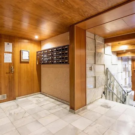 Apartment 2 Bedroom In *